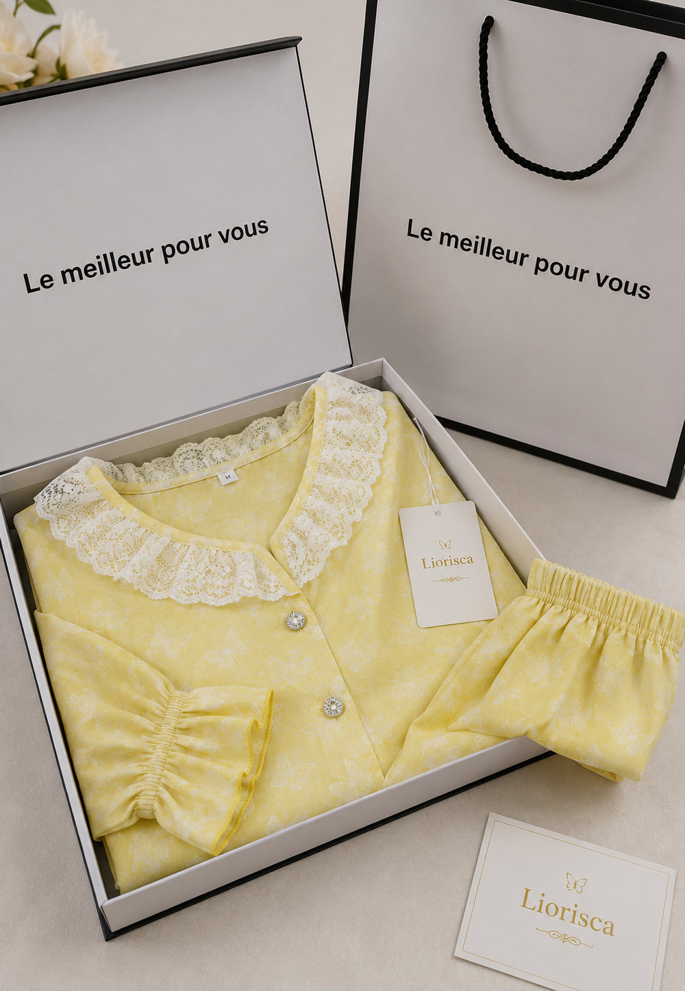Pyjama femme en soie glacée,
